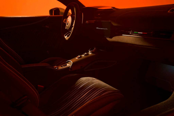 Maserati MCPura: представлен рестайлинговый вариант суперкара MC20