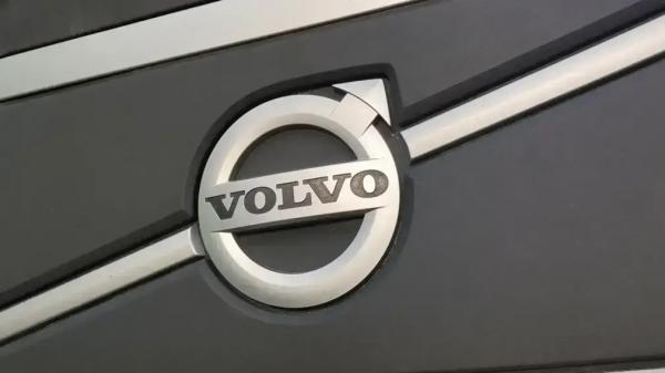 Volvo S60 II с пробегом: скромный клиренс, дорогие запчасти и скрытые плюсы