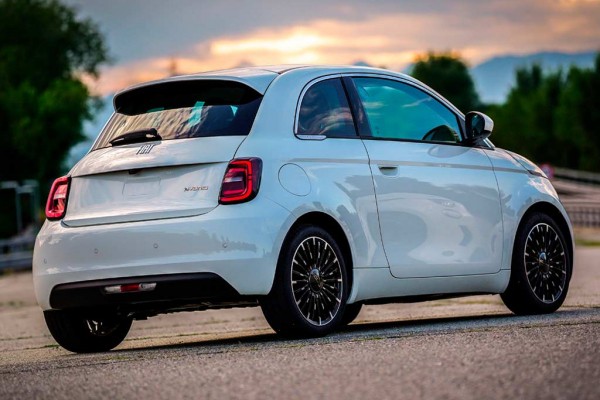 Fiat 500 Hybrid: актуальная версия &laquo;пятисотки&raquo; получила гибридное исполнение