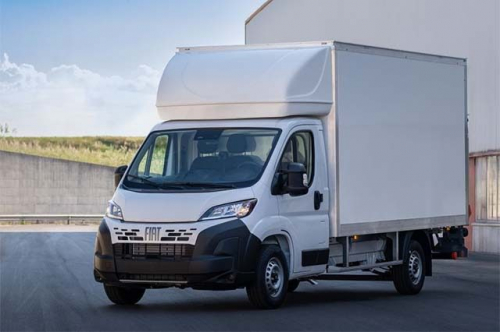 Электрический Fiat Ducato обещает вдвое быстрее заряжаться и перевозить до 22 кубометров груза