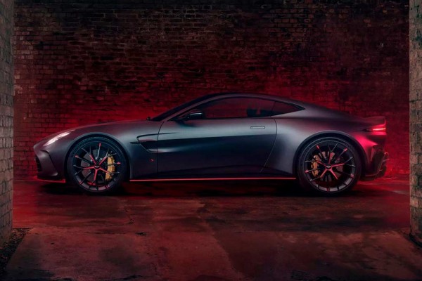 Aston Martin Vantage S: драйверская версия обновленного суперкара