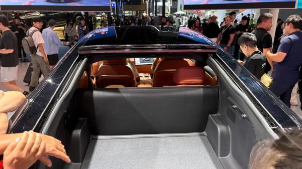 Changan показал в Чэнду свой автомобиль-трансформер