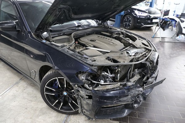 &laquo;Жесть&raquo; без потрясений: кузовной ремонт BMW 5 Series VII (G30)