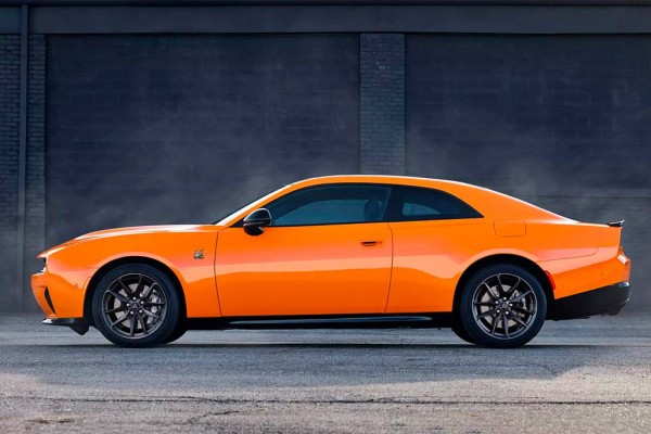 В гамме нового Dodge Charger появилась бензиновая версия Sixpack