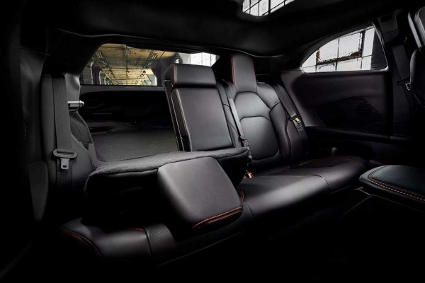 В гамме нового Dodge Charger появилась бензиновая версия Sixpack