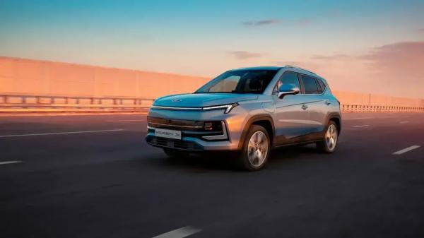 Названы самые популярные у россиян новые авто 2023 года выпуска