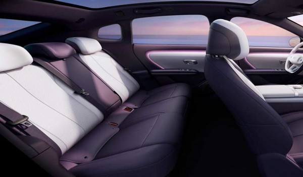 Компания Changan рассекретила стильный обтекаемый лифтбек Qiyuan A06