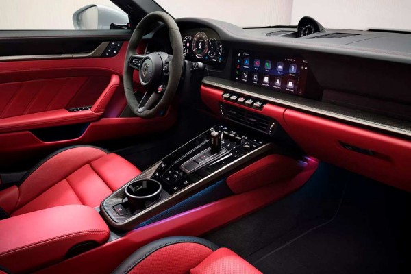 Обновленный Porsche 911 Turbo S (992) получил гибридную силовую установку