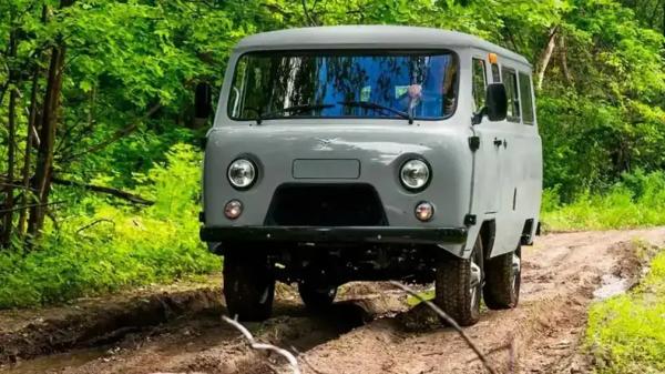 Рано прощаться: УАЗ продолжит выпускать легендарную &laquo;Буханку&raquo;
