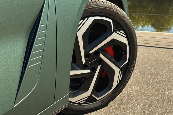 Компас покупателя: какая комплектация Exeed Exlantix ES подойдет вам идеально?