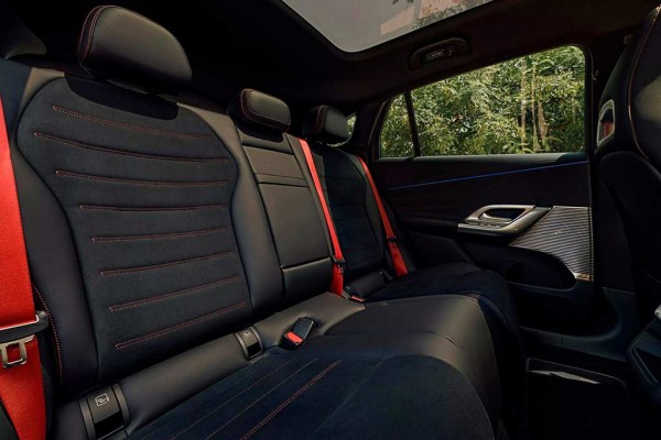 Mercedes-Benz GLC EQ: электрический кроссовер с массивным грилем