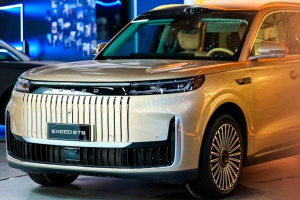 В 2026 году в России появится крупный гибридный кроссовер Exeed ET8
