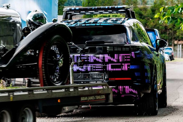 Немцы рассекретили салон электрического кроссовера Porsche Cayenne Electric