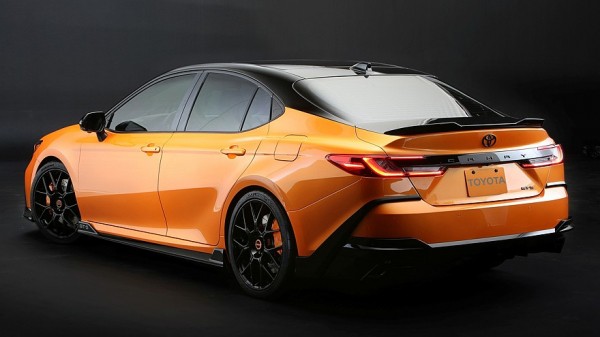 Toyota Camry GT-S: заниженная подвеска, мощные тормоза, яркий декор и слабый мотор
