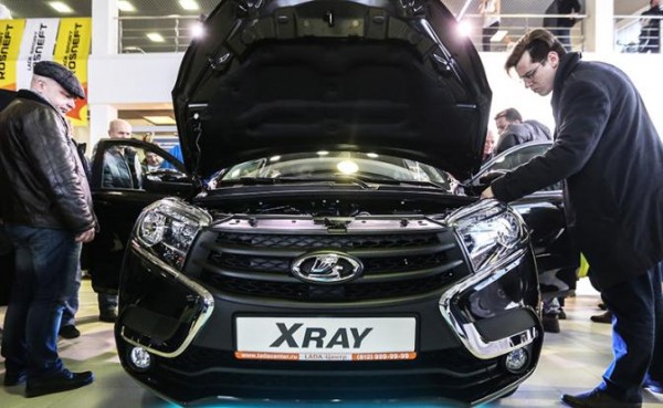 &laquo;АвтоВАЗ&raquo; отзывает более восьми тысяч Lada X-Ray