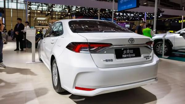 Даже из Китая россияне стремятся привезти Toyota: импорт машин из КНР вырос в 4 раза
