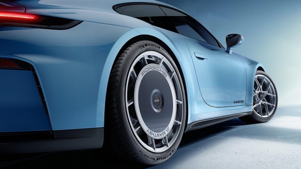 Porsche 911 GT3 Manthey Kit: более эффективная аэродинамика и доработанное шасси