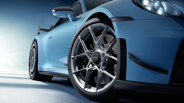 Porsche 911 GT3 Manthey Kit: более эффективная аэродинамика и доработанное шасси