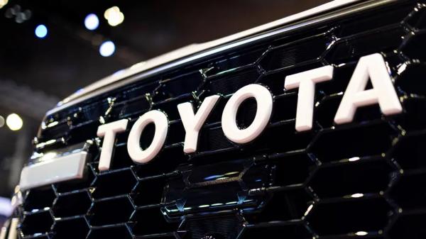 В США объявлен отзыв 126 691 Toyota Tundra и Lexus из-за риска внезапной остановки двигателя из-за производственной стружки в моторе. В США объявлен отзыв 126 691 Toyota Tundra и Lexus из-за риска внезапной остановки двигателя из-за производственной стружки в моторе.