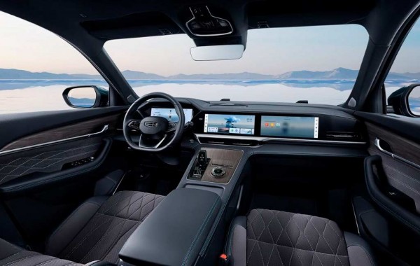 Geely Monjaro Flagship SE: спецверсия популярного кроссовера для России
