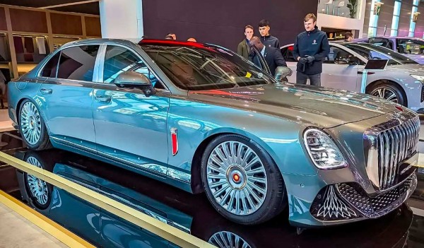 В 2026 году в России начнутся продажи роскошного седана Hongqi L1