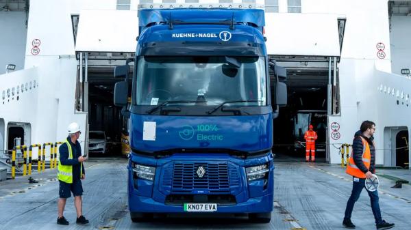 Логистика без выхлопа: Renault запустила электрический &laquo;конвейер&raquo; между заводами