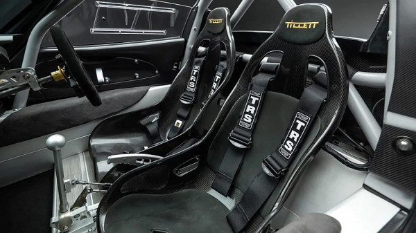 Рестомод на базе Lotus Elise от HPE SV: радикальная диета и визжащий двигатель Honda K20