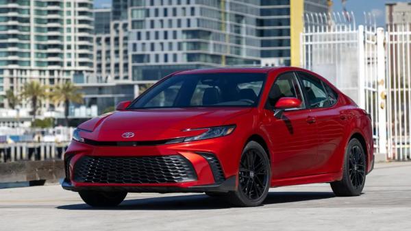 Теперь официально: Toyota будет торговать машинами американской сборки в Японии Теперь официально: Toyota будет торговать машинами американской сборки в Японии