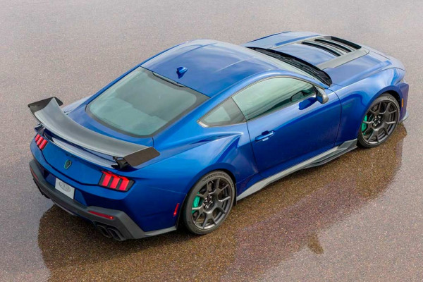 Ford Mustang получил &laquo;доступную&raquo; экстремальную версию Dark Horse SC