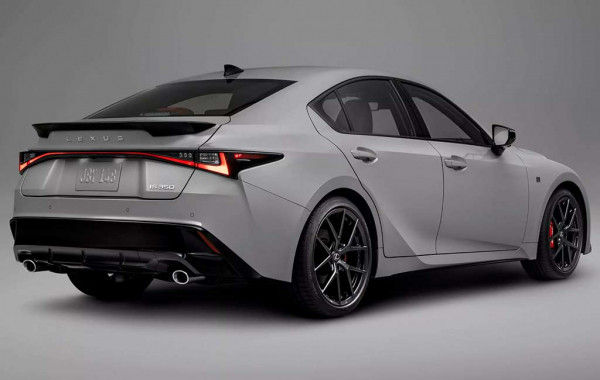Обновленный седан Lexus IS получил более острое рулевое управление