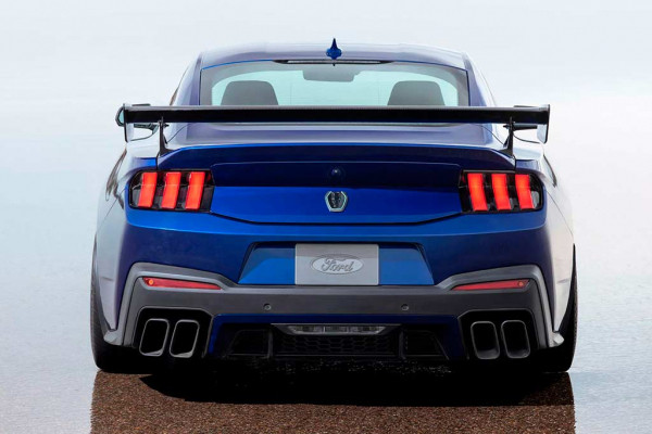 Ford Mustang получил &laquo;доступную&raquo; экстремальную версию Dark Horse SC