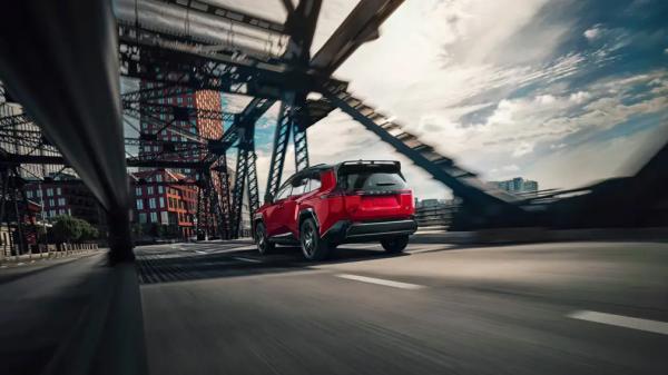 Golf GTi уступит ему дорогу: семейный кроссовер стартует так, будто мстит миру