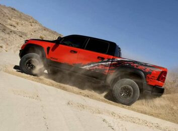 RAM вернул в линейку &laquo;заряженный&raquo; пикап SRT TRX: он стал еще мощнее