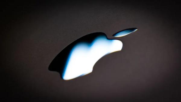Илон Маск пожаловался на Apple: он помешал создать компании электрокар