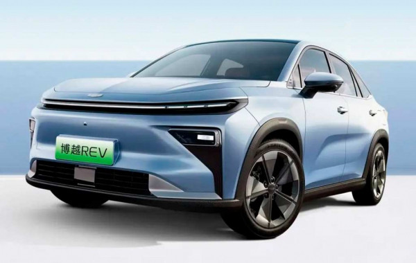 Компания Geely представила гибридный купеобразный кроссовер Boyue REV