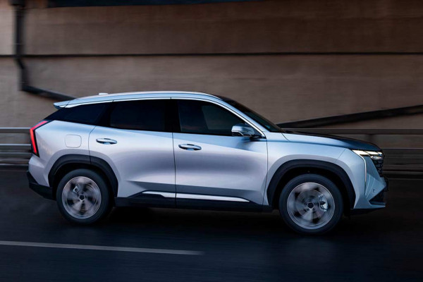 Обзор нового Geely Atlas 2026 года: фото и цены на кроссовер второго поколения