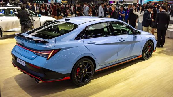 Elantra N решила &laquo;пойти в спорт и экономить&raquo;: злой, но считает Ваши деньги