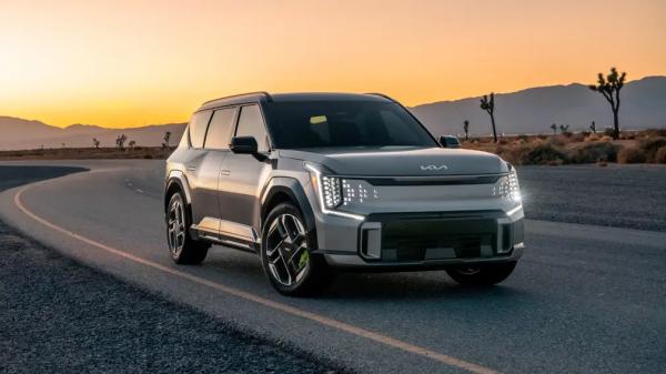 Австралия первой получила Kia EV9: семейный кроссовер стал самым мощным в линейке