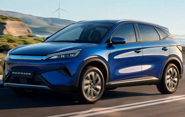 Обновленная экспортная версия кроссовера BYD Atto 3 получила передовую технику
