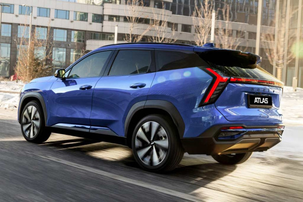 Обзор нового Geely Atlas 2026 года: фото и цены на кроссовер второго поколения