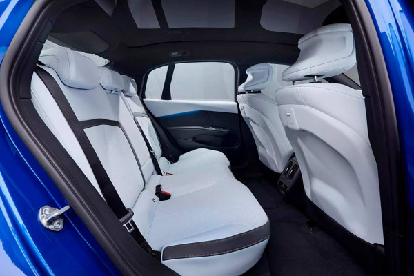 Немцы представили электрический седан BMW i3: новое воплощение 3-Серии