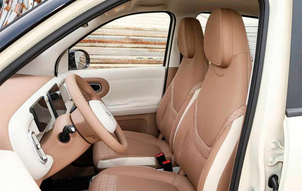 Дешевле Гранты в два раза: в Китае стартовали продажи Hongguang Mini 2026