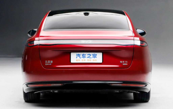BYD Seal 08: флагманский электрический седан с запасом хода до 1 000 км