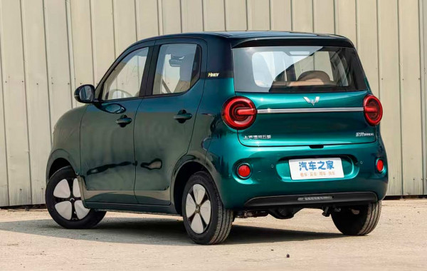 Дешевле Гранты в два раза: в Китае стартовали продажи Hongguang Mini 2026