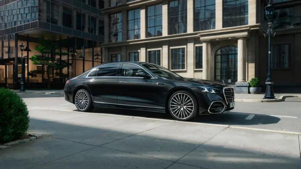 Флагман Mercedes S-Class обуют в &laquo;тапки&raquo;, изготовленные по корейским лекалам