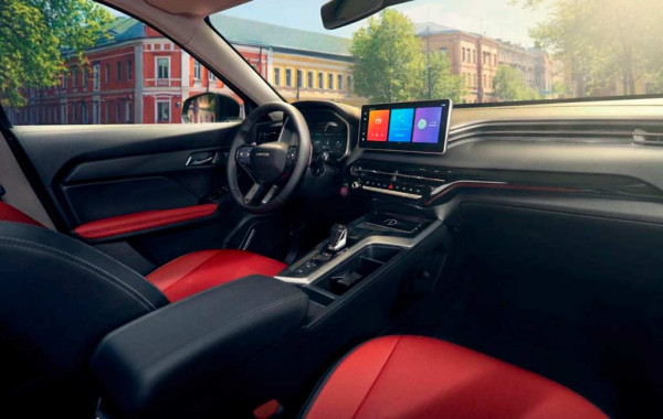 Обновленный Haval Jolion получил новый салон и более мощный двигатель