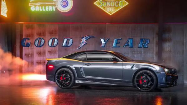 Реактивный Camaro продают за $25 000: что внутри авиационной машины