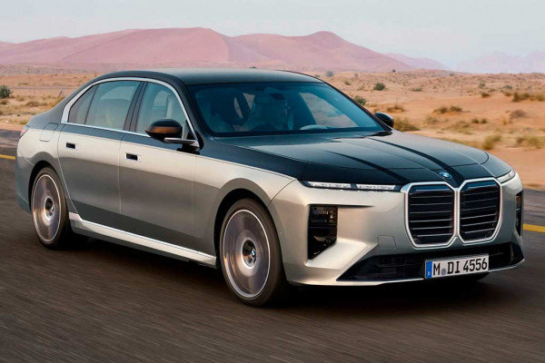 Обновленный BMW 7-Series (G70): самый комплексный рестайлинг в истории БМВ