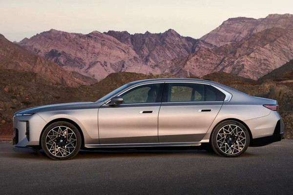 Обновленный BMW 7-Series (G70): самый комплексный рестайлинг в истории БМВ