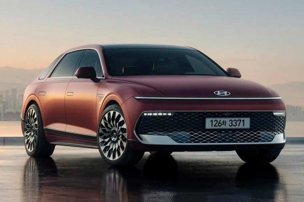 Компания Hyundai рассекретила обновленный седан Grandeur